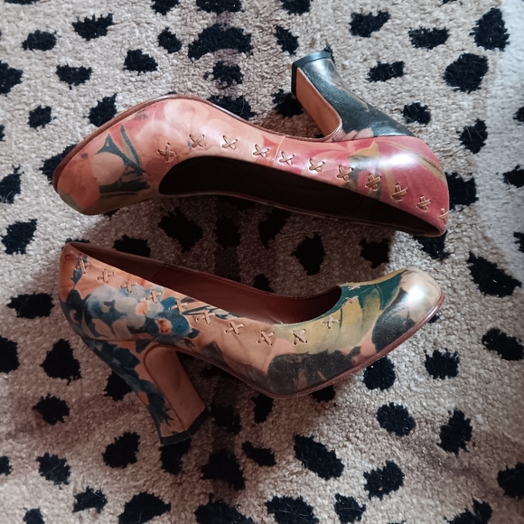 JOHN FLUEVOG Fortune Floral Leather Heeled Shoes 37 👞 - Picture 4 of 8